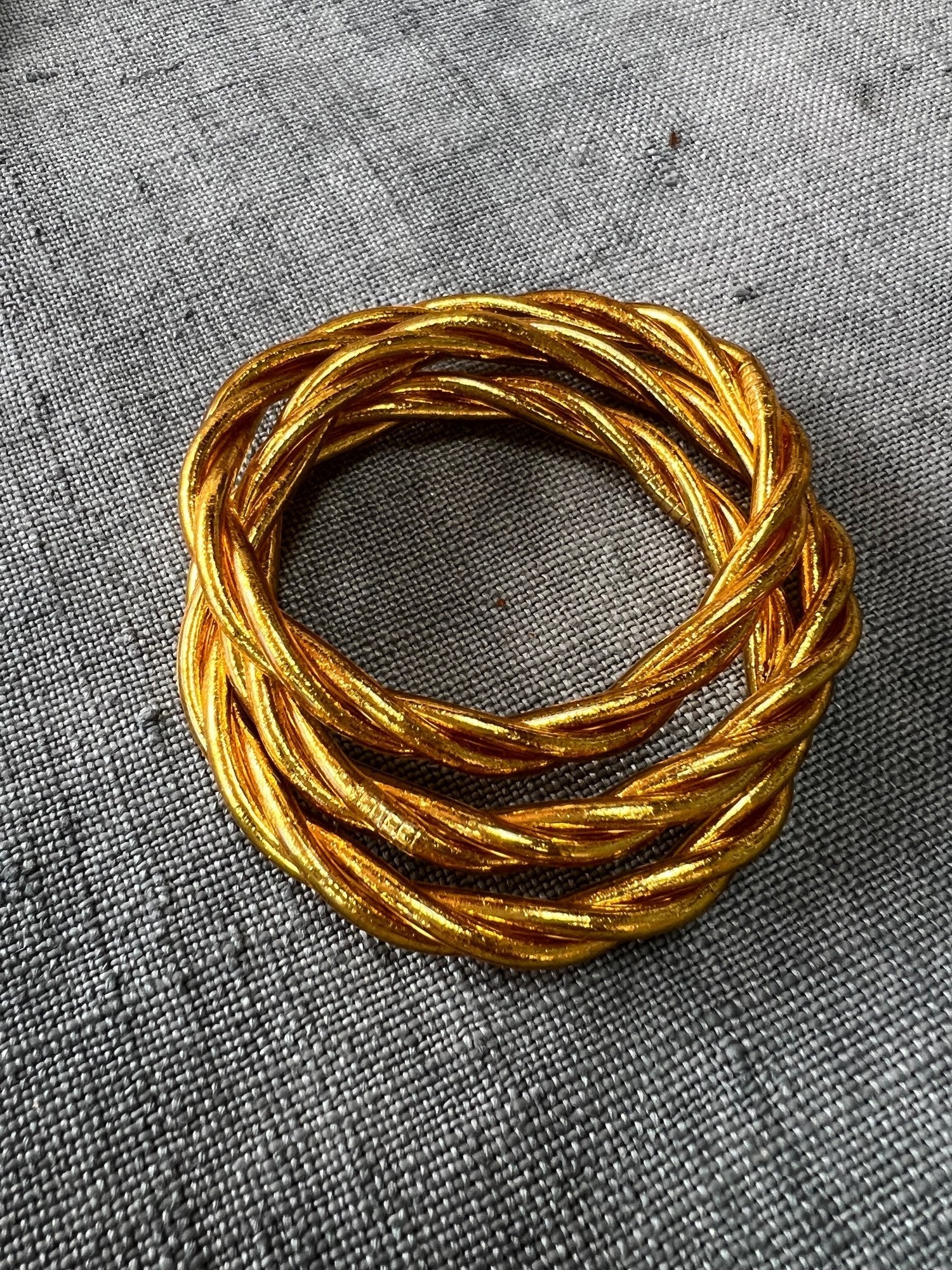 "PULSERA TWIST" pan de oro - Pippa Gold